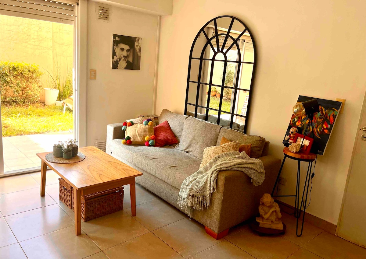 Apartamento de 2 ambientes com jardim em Saavedra