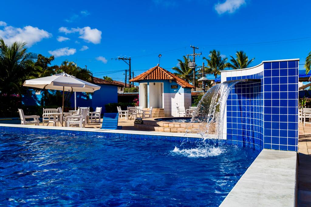 Piscina com Cascata