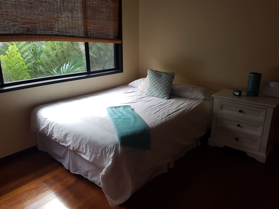 queen bed