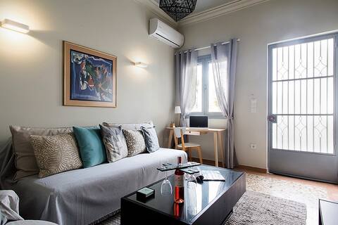 Top performing Airbnb: Luxury house - amazing garden near center & beach! in Δήμος Καλλιθέας