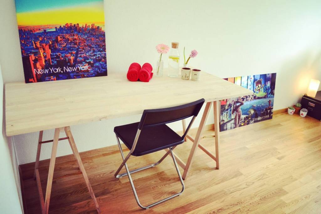 nice, new desk to work