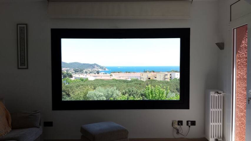 Magnífic house with pool by beach gallery image 3