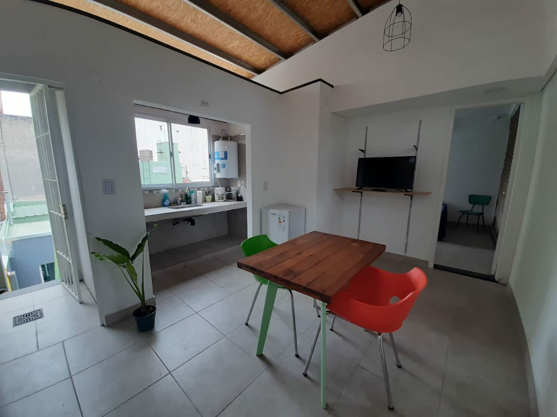 Elevated patio house, 2 rooms, private and complete