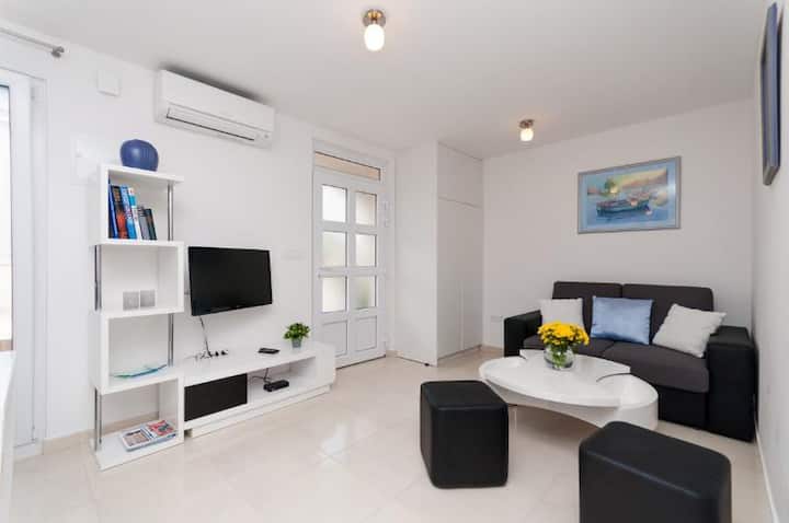 Pearl Shell· 3 Rooms· Child friendly· free parking