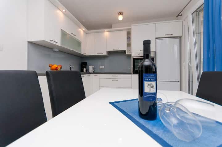 Pearl Shell· 3 Rooms· Child friendly· free parking
