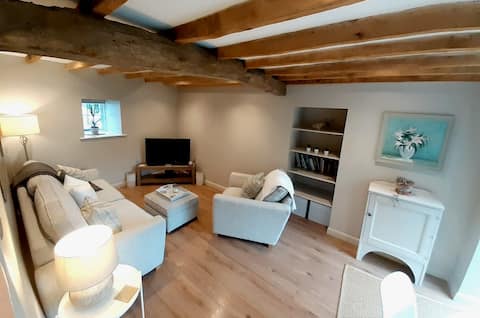 Popular Airbnb listing: Charming, stylish annexe to historic property in Coniston
