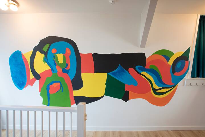 Karel Appel apartment with canal view + terrace gallery image 2