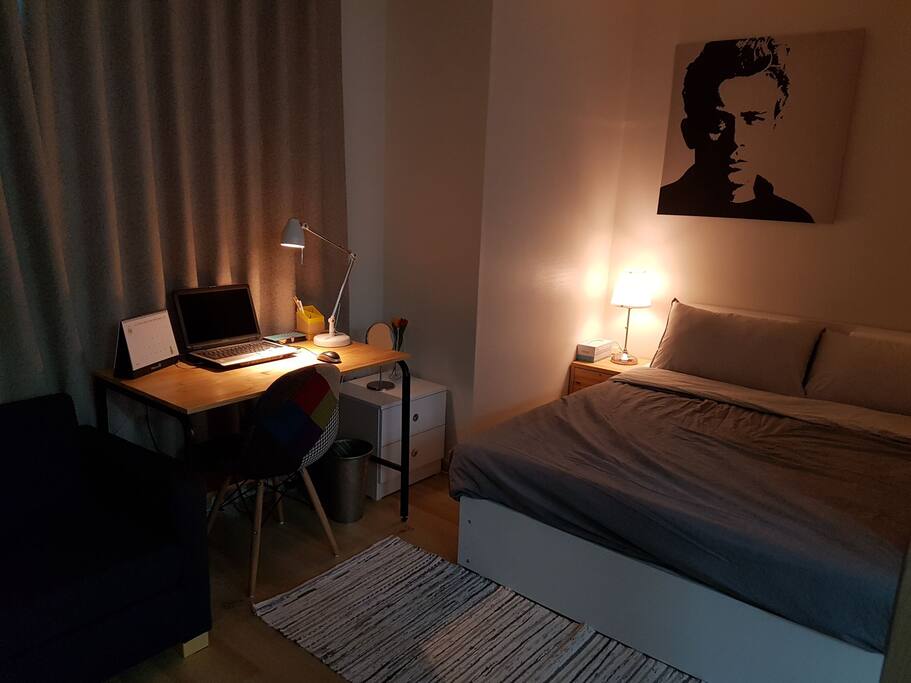 Bedroom (at night)