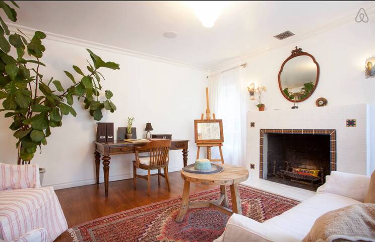 BEAUTIFUL RELAXING HOME WITH BIG POOL AND GARDEN gallery image 3