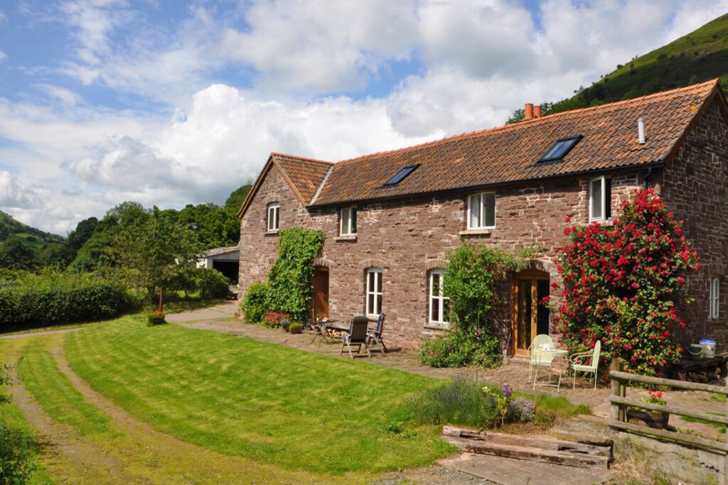Flagstone Cottage, Broadley Farm Cottages for Rent in Abergavenny