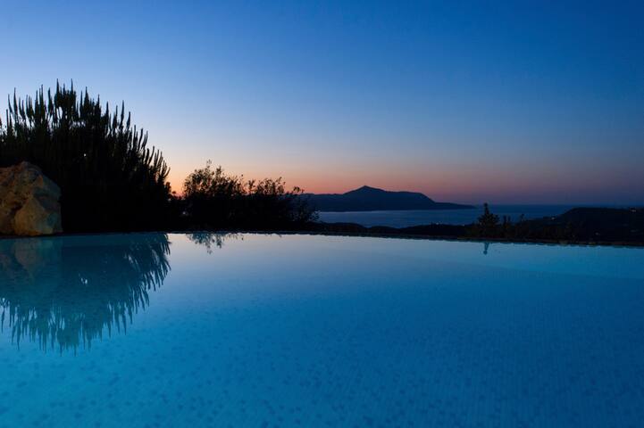 Villa Prinolithos: Amazing Sea View gallery image 2
