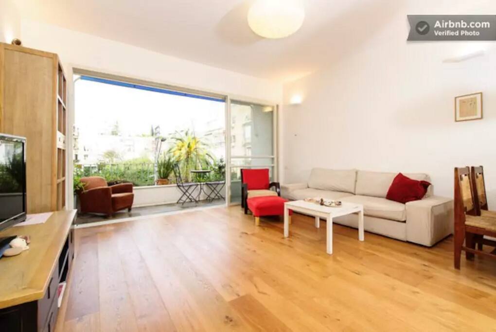 Specious Living room with big sun terrace.