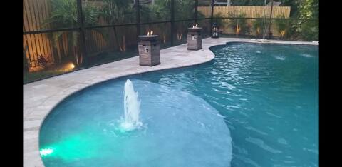 Luxurious Pool Private Oasis, Nearby Beaches