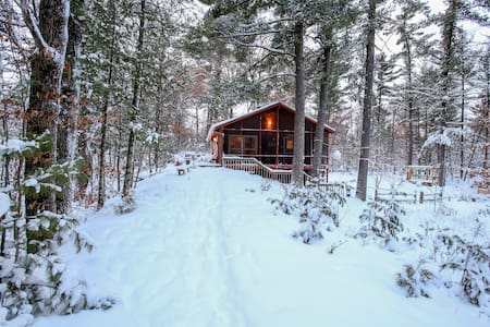 Wood River Retreat: Private Cabin Above the River