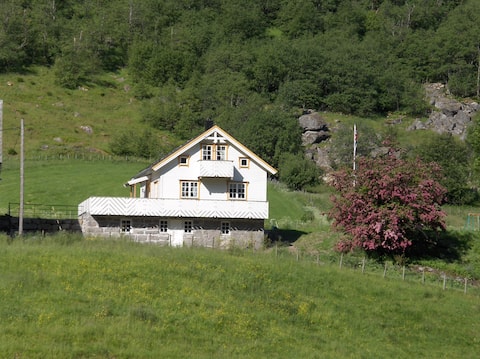 Top Airbnb: Skule-Tunet in Stryn