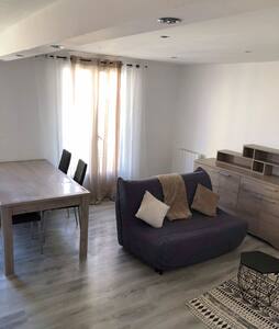 Superbe 2P refait à neuf à 5mn du centre ville/mer