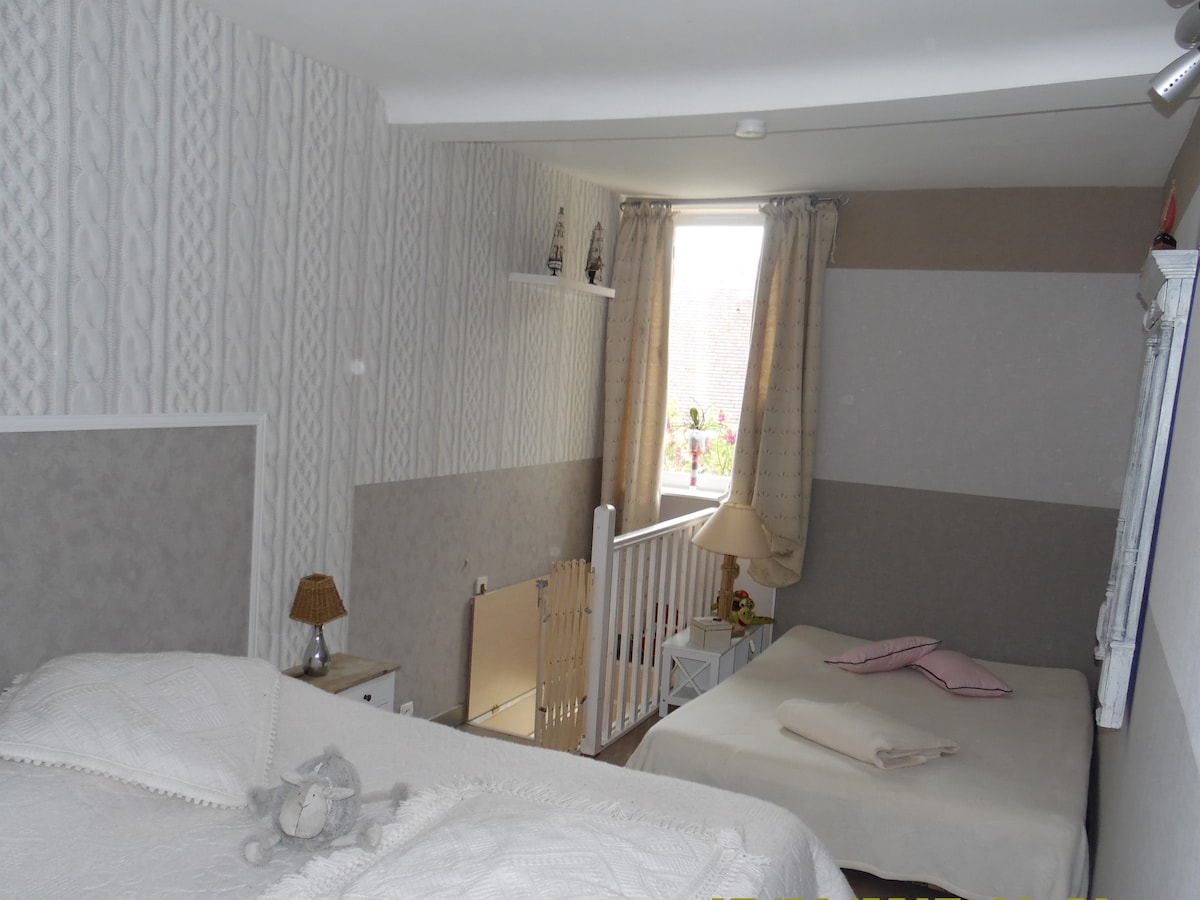 chambre laine au 1 er étage 
4 couchages