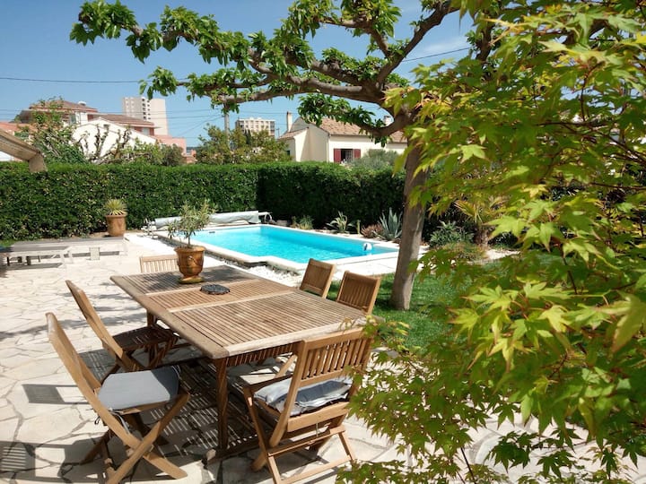 Ground floor of a Provençale villa + private pool