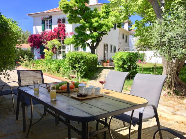 Cascais Beach Garden Villa