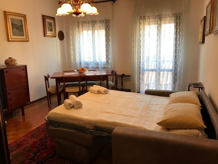 Divano letto matrimoniale