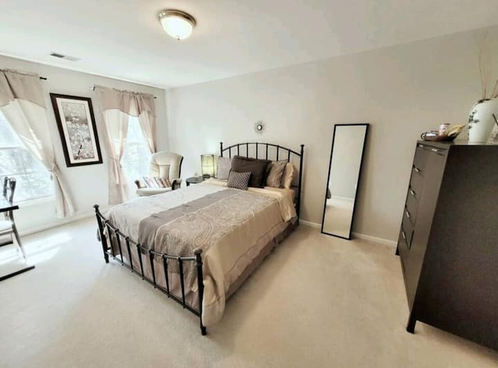 Queen Bedroom 1