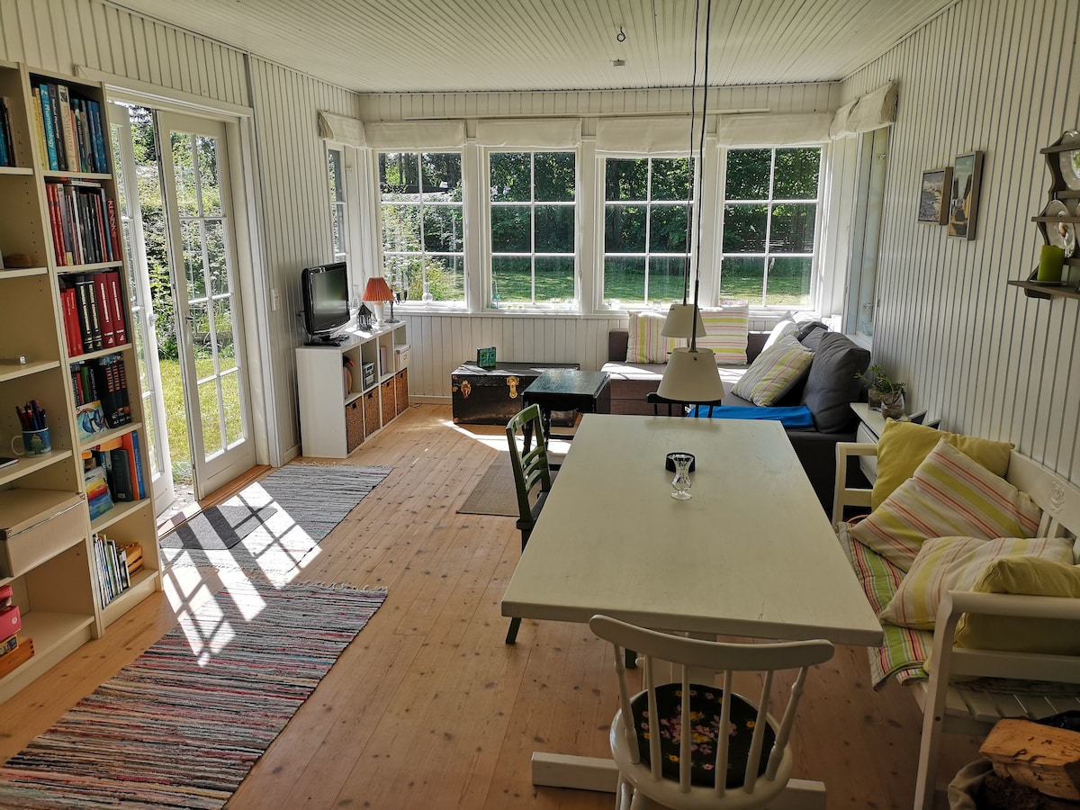 ห้องนั่งเล่นและห้องครัว