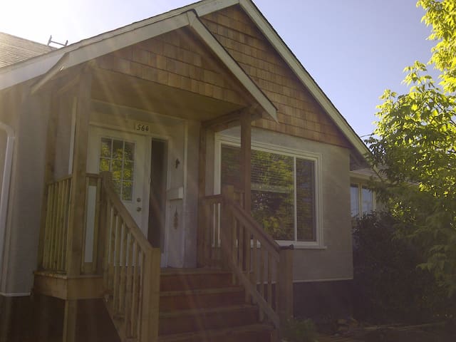 Quaint downtown home