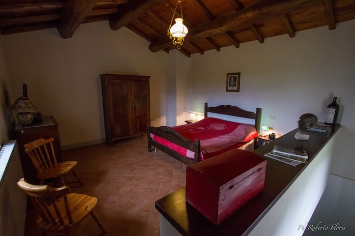 Fienile në dhomën e gjumit