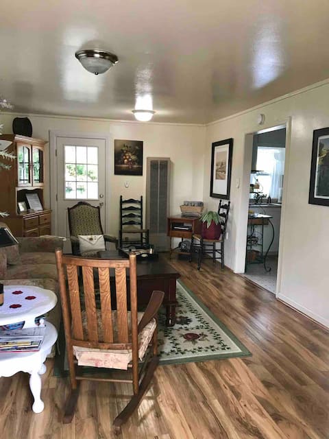 Successful Airbnb property: WiLD Vines Winery and Farm Cottage in Santa Rosa