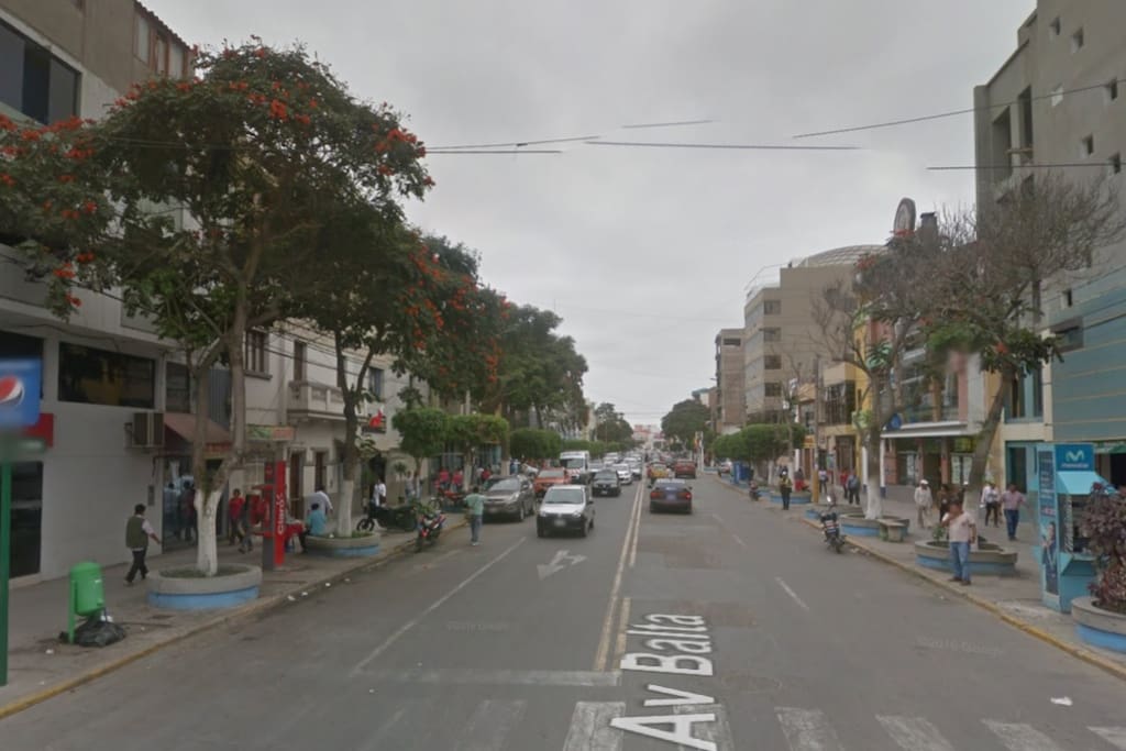 View of the street ( Vista de la Calle)