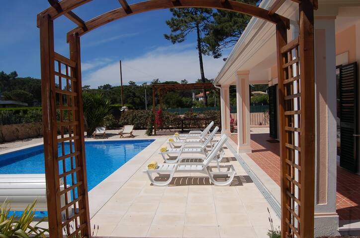 Amazing spacious home, 5 BR, near beach and golf gallery image 4