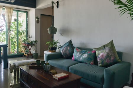 A private room in khar/Bandra west