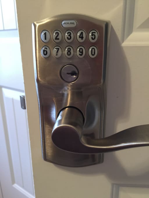 Keyless entry room, auto lock after 20 seconds
