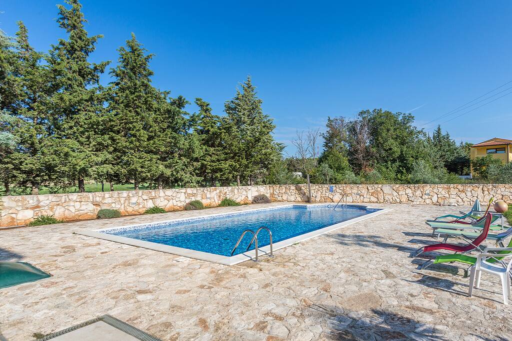 Shared swimming pool