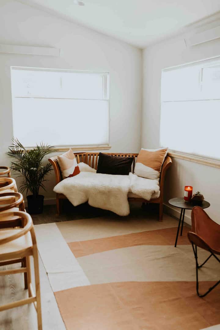 Sunny Gunni Loft, Pet Negotiable Near Campus. - Gunnison, CO