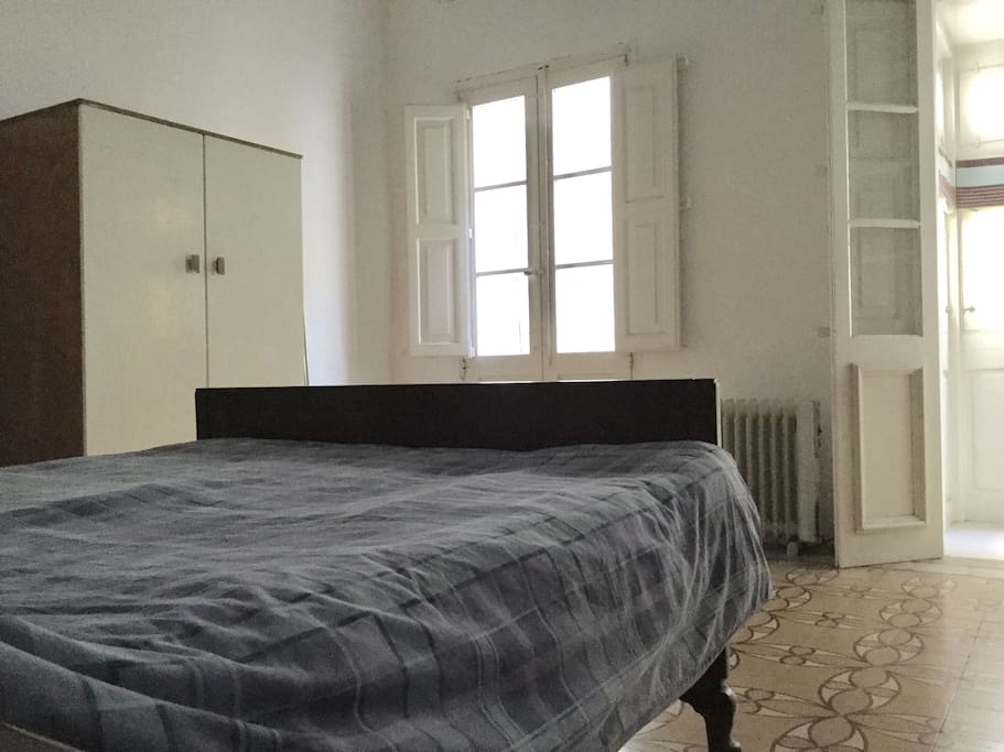 Bedroom - small balcony against inner garden