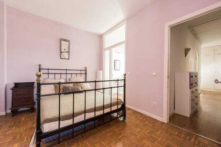 Romantic terrace and large penthouse Malasaña gallery image 5