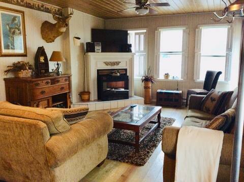 Emma’s Cozy Cottage