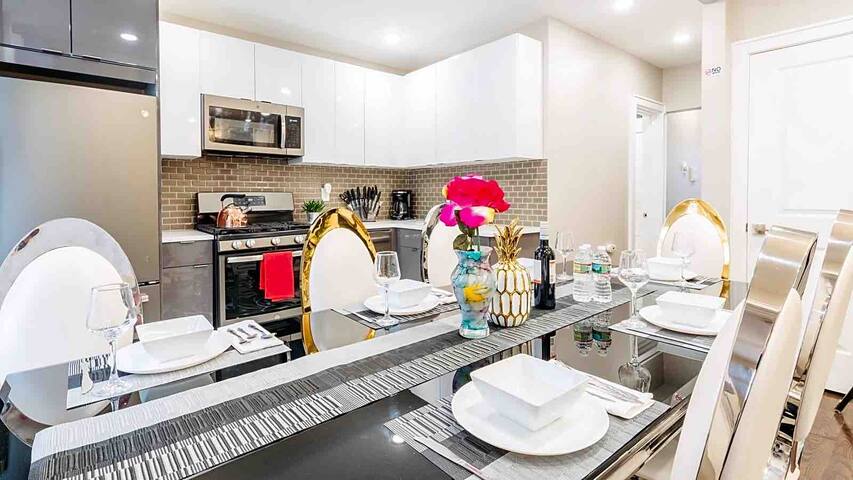 Clean Luxury Home 13Mins To NYC Manhattan/Backyard gallery image 3