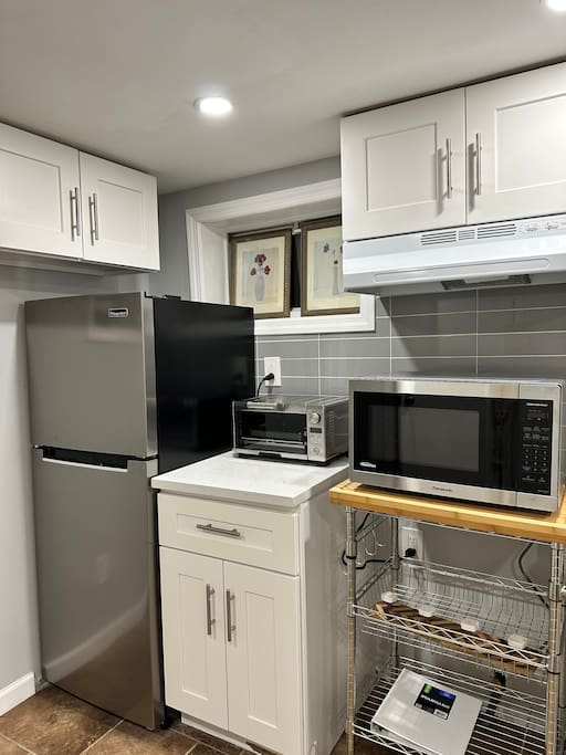 Airbnb Stylish & Convenient 1 bedroom apt