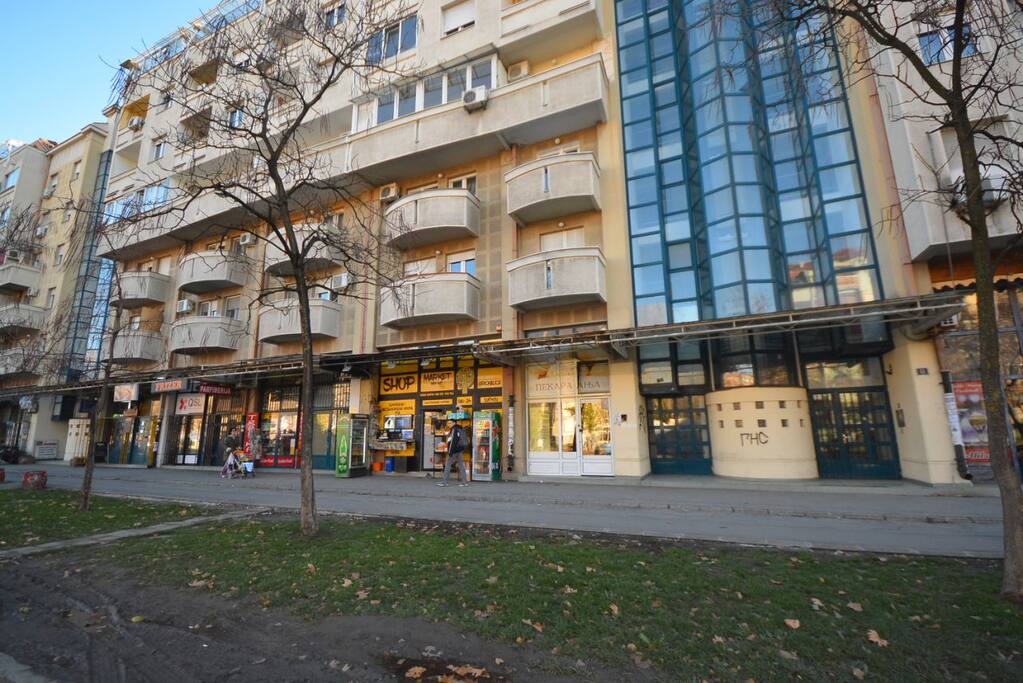 Корнелија Станковића 11, Нови Сад