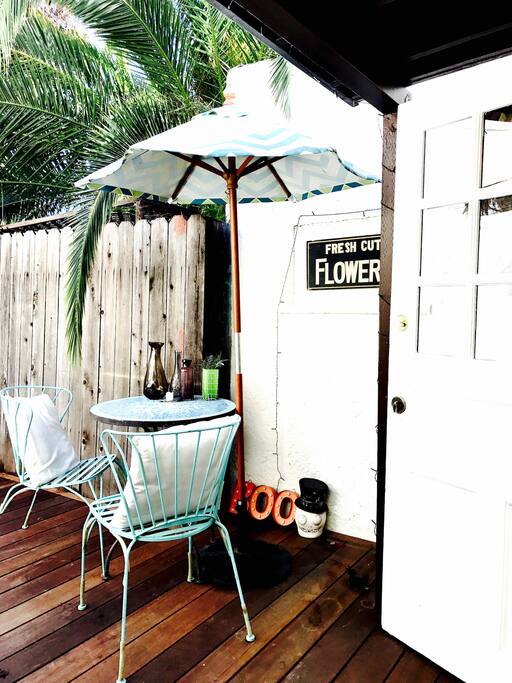 Smaller deck with front door kitchen