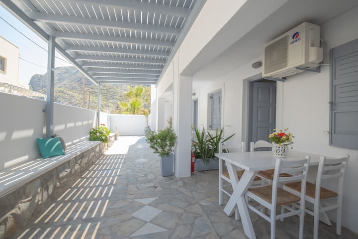 Studio private 1min. from the sea
