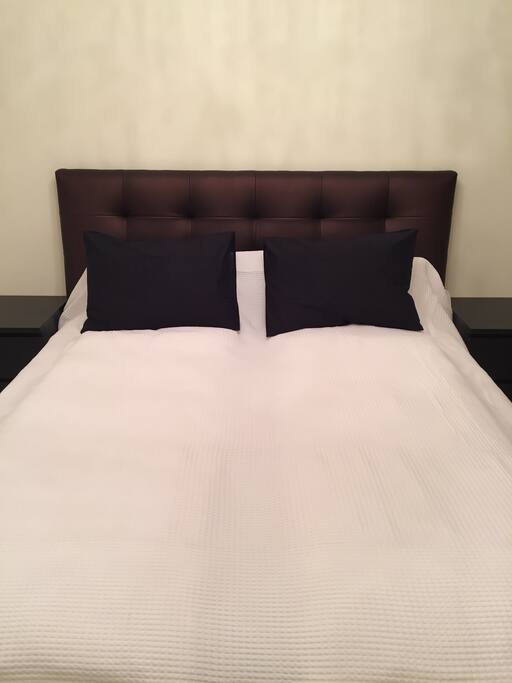 180x200m
very comfortably bed