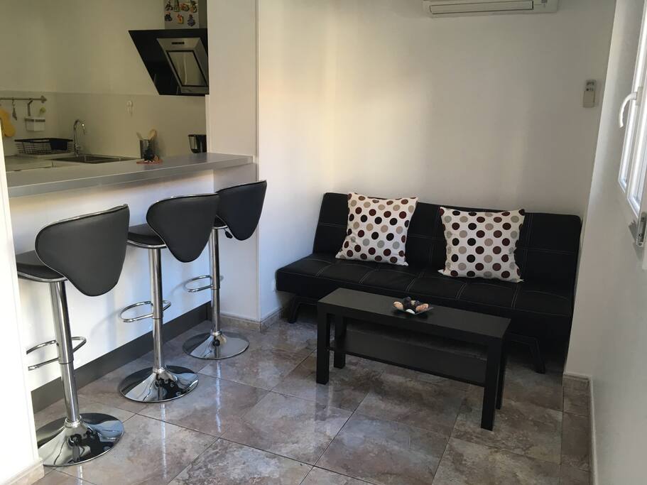 Salon bar