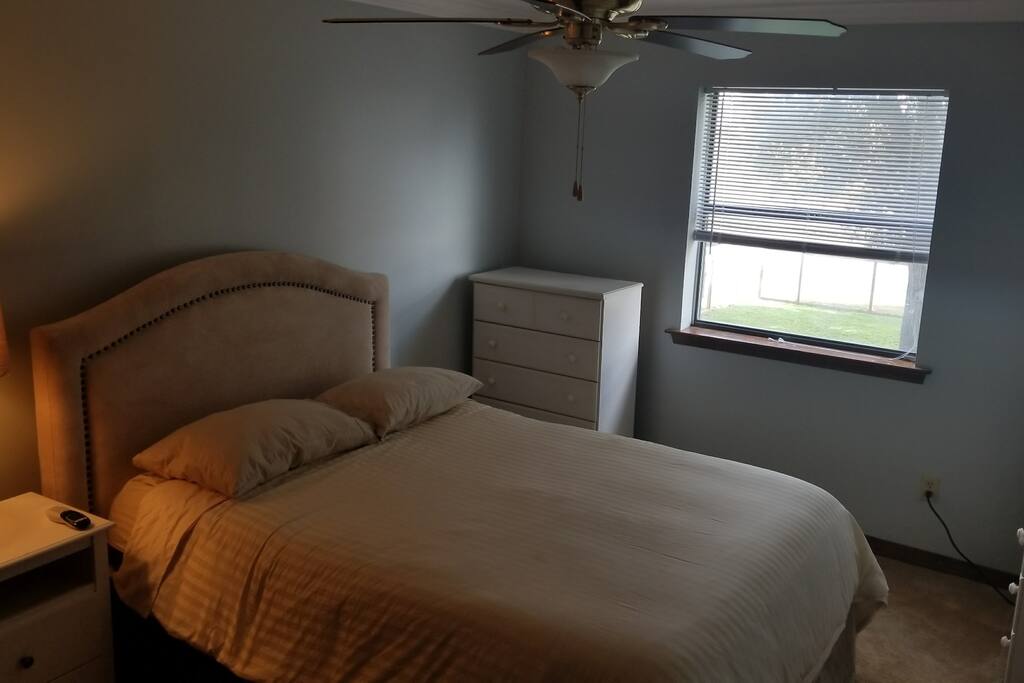 Bedroom overlooking the Bayou, complimentary TV included