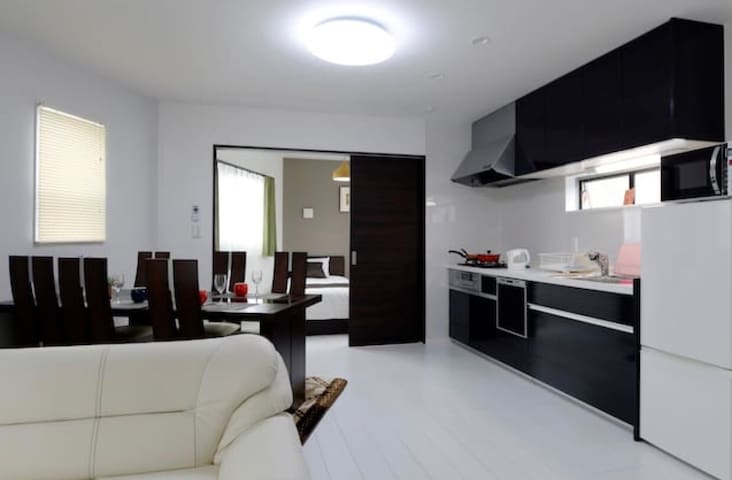 Asakusa,Akihabara,Ueno,Narita access!New big House