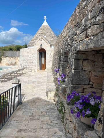 Trullo Quercia with private pool gallery image 4