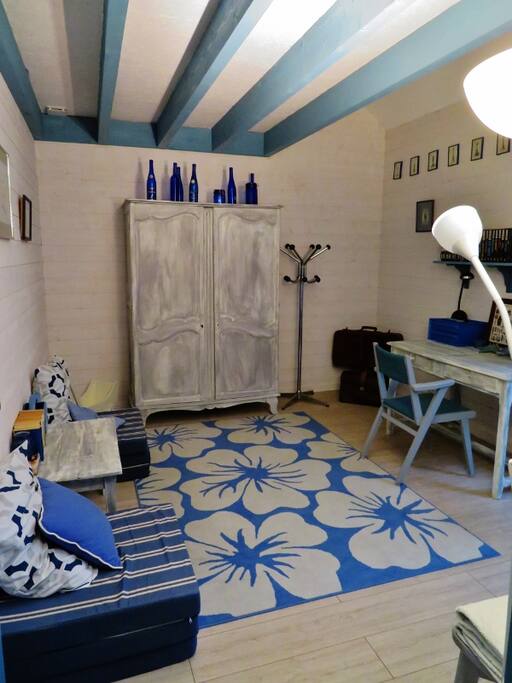RDC de la chambre mer 2 chauffeuses d'appoint pour enfants et coin bureau