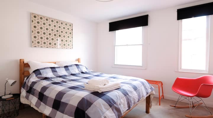 The bedroom: blackout blinds, clean good quality 100% cotton bedding and towels provided.